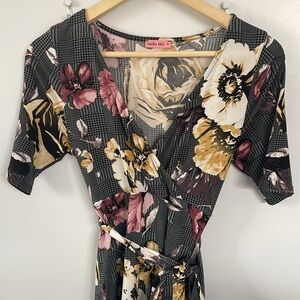 Women Floral Midi Dress in Gray and Yellow size M
